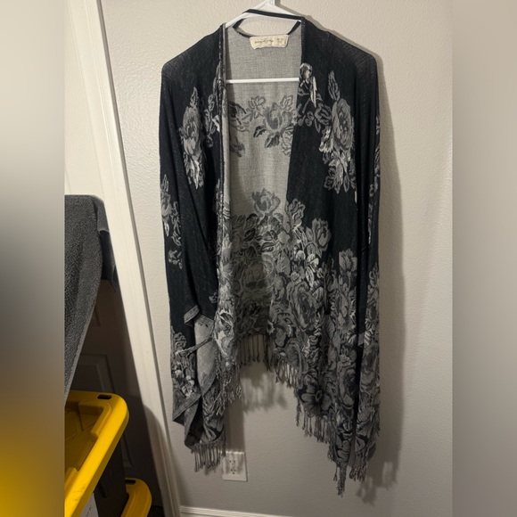 Abercrombie & Fitch Sweaters - Abercrombie & Fitch Floral Black and Gray Shawl with Fringe
